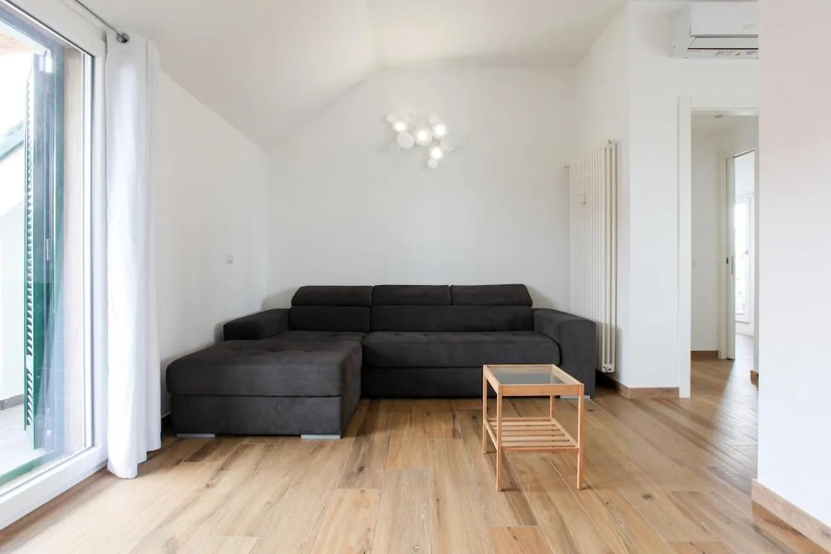 公寓 Luminoso Appartamento Con Terrazzo 米兰