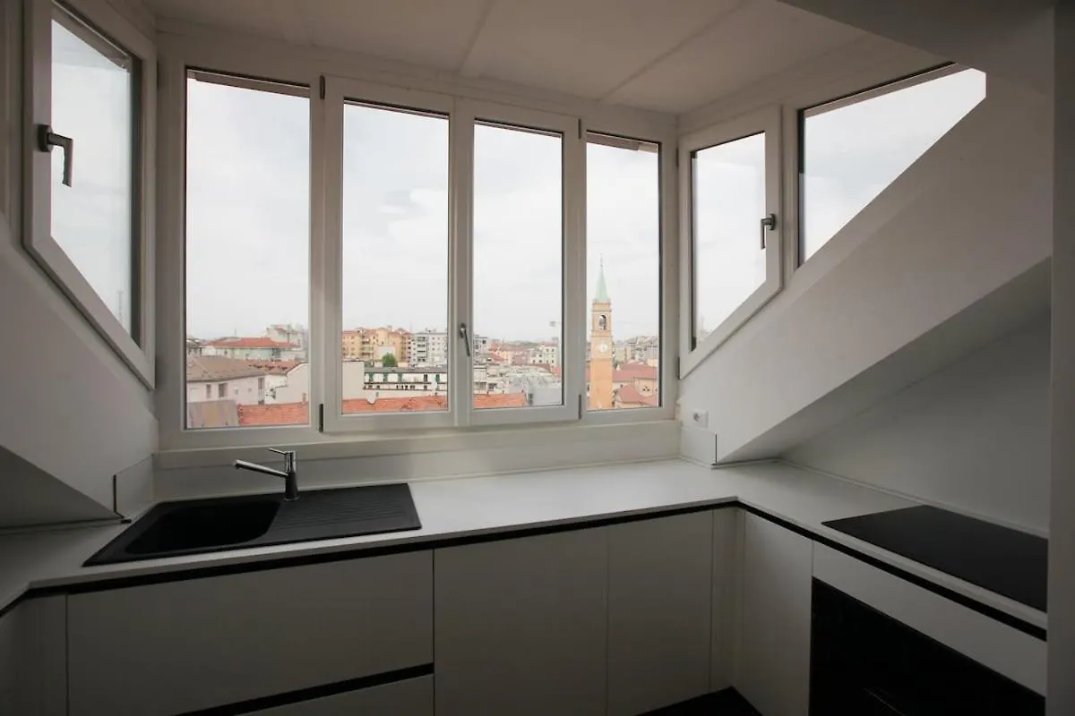 Luminoso Appartamento Con Terrazzo 米兰