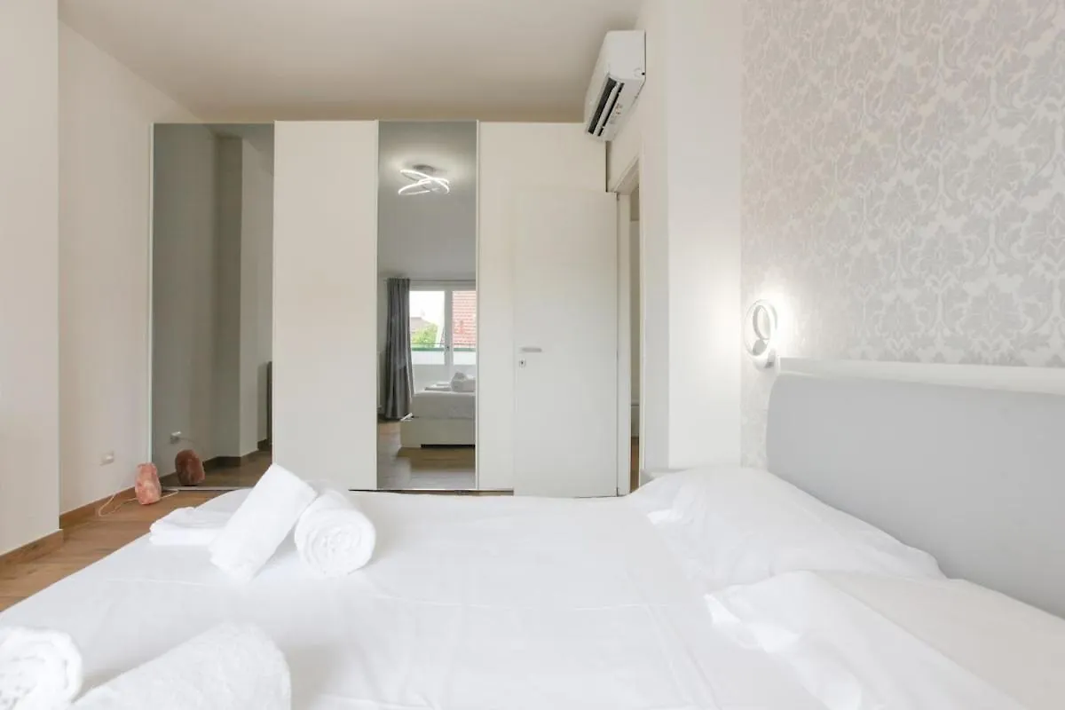 公寓 Luminoso Appartamento Con Terrazzo 米兰